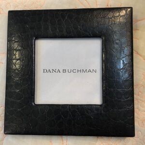 🤎 Dana Buchman padded embossed leather small square picture frame